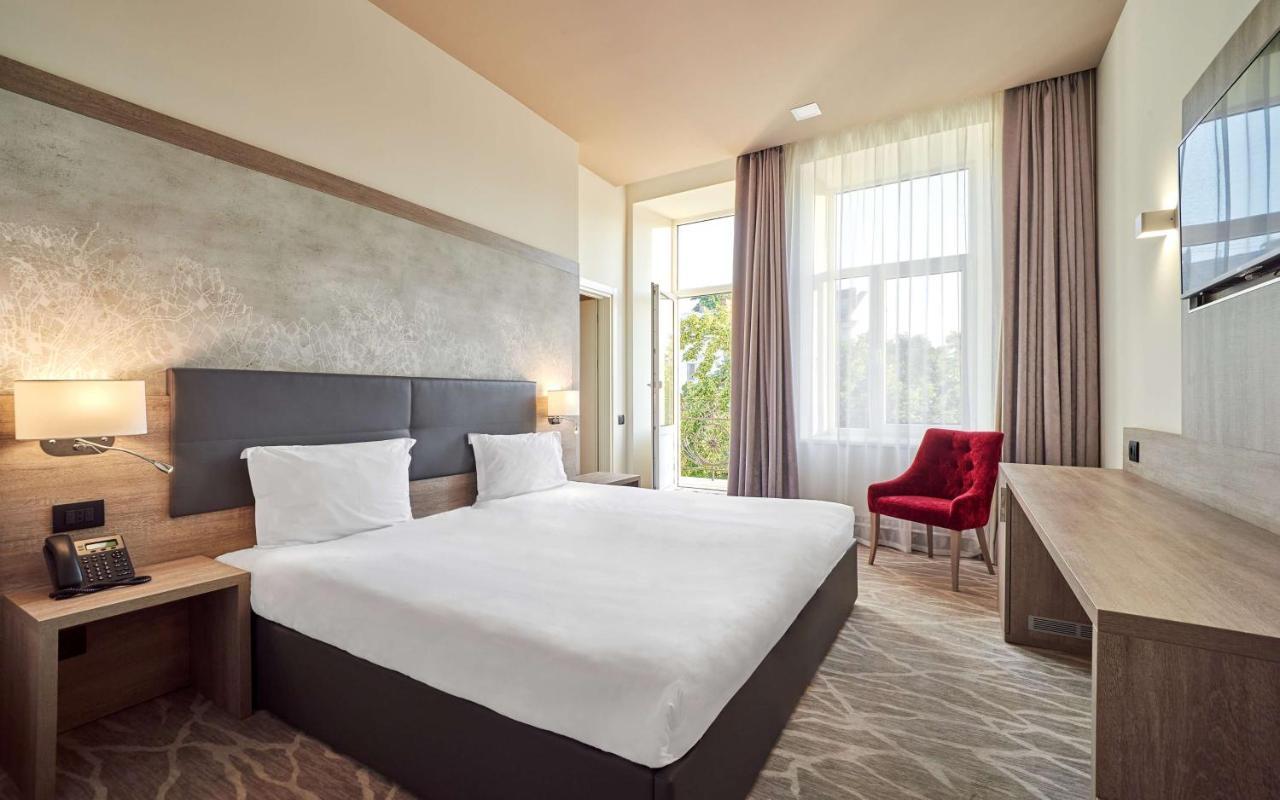 Radisson Hotel City Centre Odessa Ngoại thất bức ảnh